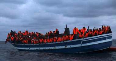 "حرس السواحل الليبى" ينقذ 235 مهاجرا غير شرعى بينهم 12 مصريا
