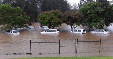 بالصور..الإعصار "ديبى" يتحول إلى سيول بعد أمطار غزيرة فى أستراليا