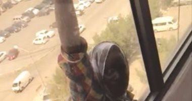 بالفيديو.. التحقيق مع كويتية صورت لحظة انتحار خادمة بدلا من إنقاذها  