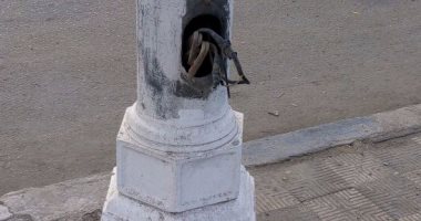 قارئ يشكو وجود أسلاك أعمدة إنارة "عارية" بشارع ناصر فى محافظة السويس