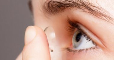 تقرير: العدسات اللاصقة تسبب العمى بعد 10 سنوات من استخدامها