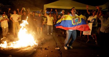 بالصور.. أعمال عنف عقب إعلان فوز"مورينو" فى الانتخابات الرئاسية بالإكوادور