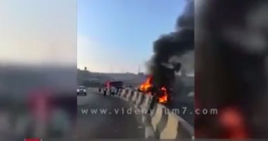 بالفيديو..اندلاع حريق بسيارة ودراجة نارية أعلى كوبرى قصر النيل ومحور صلاح سالم
