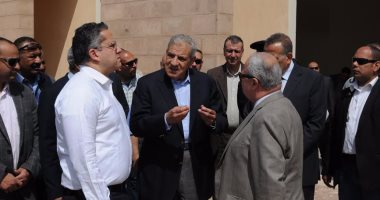 بالصور.. إبراهيم محلب ووزير الآثار  يتفقدان مشروع هضبة الهرم والمتحف الكبير