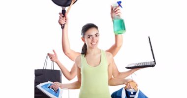 دراسة: جيل الألفية يرغب ببقاء النساء بالبيت وأقل دعما لمشاركة الرجل فى الأعمال المنزلية