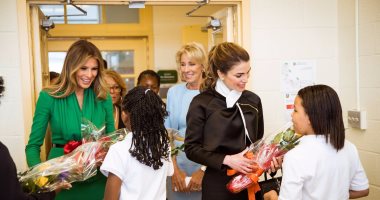 بالصور.. الملكة رانيا تشكر ميلانيا ترامب على حسن استقبالها بالبيت الأبيض