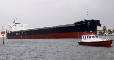 مميش: عبور 47 سفينة قناة السويس اليوم بحمولة 3.6 مليون طن