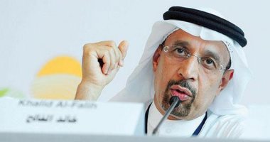السعودية والعراق تتفقان على الالتزام الكامل بخفض انتاج النفط