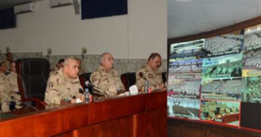 وزير الدفاع يلتقى ضباط وصف وجنود القوات المسلحة عبر شبكة الفيديو كونفرانس