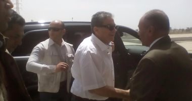 بالفيديو..وزير البيئة يصل المنيا ويتفقد مصنع تدوير القمامة بالعدوة