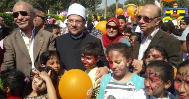 وزير الأوقاف ومحافظ القاهرة يشاركان باحتفالية يوم اليتيم بحديقة الأزهر