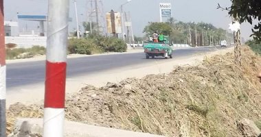 بعد وقوع العديد من الحوادث.. مواطن يطالب بتوسعة طريق (سوهاج – نجع حمادى)