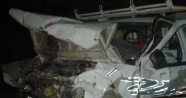 بالصور.. مصرع 4أشخاص وإصابة 4آخرين فى حادث تصادم سيارة ركاب مع نقل بسوهاج