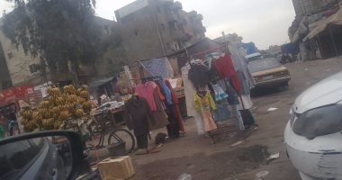 قارئة تشكو من سيطرة الباعة الجائلين على ميدان الحى العاشر بمدينة نصر