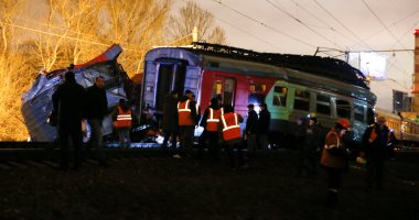 بالصور.. ارتفاع عدد ضحايا تصادم قطارين غرب موسكو الروسية إلى 11 مصابا