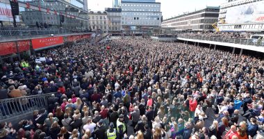 بالصور.. مسيرة فى السويد للتنديد بحادث الدهس فى ستوكهولم