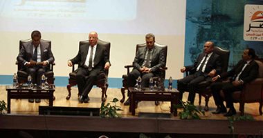 بالصور.. وصول وزيرى التعليم العالى والثقافة جامعة عين شمس لحضور مؤتمرها العلمى 