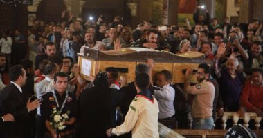 وصول محافظ الإسكندرية دير مارمينا للمشاركة فى جنازة شهداء  كنيسة مار مرقس
