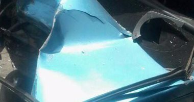 قارئ يشارك بصور حادث سيارة ميكروباص بأخرى ملاكى أمام مدرسة فى المطرية