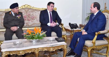 السيسى يستقبل وزير الدفاع القبرصى ويعرب عن تطلعه لمواصلة التعاون العسكرى