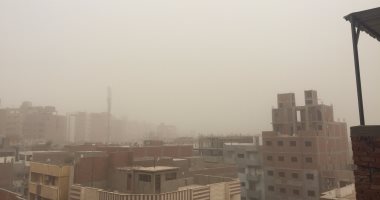 الأرصاد: الحرارة بالقاهرة الآن 27 درجة ورمال مثارة وسرعة الرياح 18 عقدة