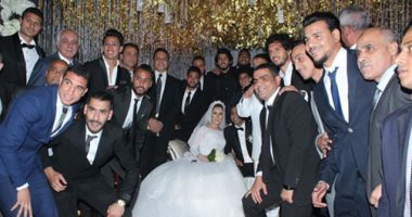 بالصور.. حسام البدري أول الحاضرين فى حفل زفاف مؤمن زكريا