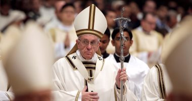 البابا فرنسيس يهنىء سلفه ببلوغه عامه التسعين