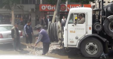 بالصور.. معدات صرف صحى القاهرة تنتهى من شفط مياه الأمطار بشوارع العاصمة