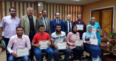 جامعة قناة السويس تكرم الفائزين بمسابقة الطالب المثالى