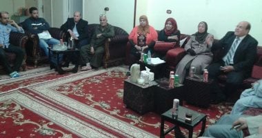 نائب بالإسماعيلية يطالب بحل مشكلة الباعة الجائلين بقرية نفيشة