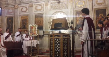 بالفيديو والصور.. الأقباط يحتفلون بعيد القيامة بالكاتدرائية المرقسية بالإسكندرية