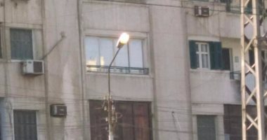 أعمدة الإنارة مضاءة نهارا فى شارع الحجاز بمنطقة مصر الجديدة