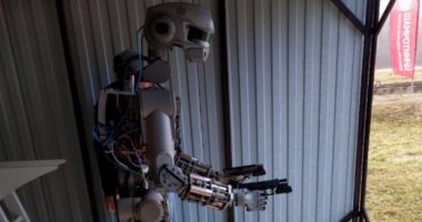 عالم أمريكى يحذر من استخدام "الروبوت القاتل"