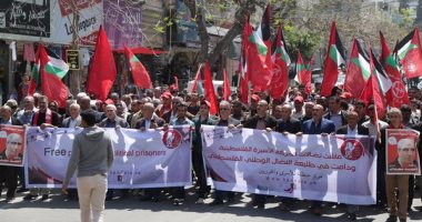 "الجبهة الشعبية" بغزة تشارك فى مسيرة مساندة لإضراب الأسرى الفلسطينين