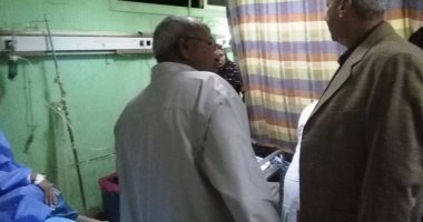 محافظ أسوان يزور الناجين من عمارة الشيخ هارون بمستسشفى أسوان الجامعى