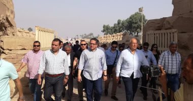 بالصور.. وزيرا الآثار والتنمية المحلية يصلان الكرنك لافتتاح "مركز مصر فرنسا"