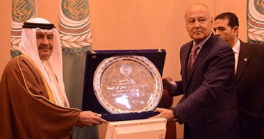 تكريم رئيس وزراء البحرين بجامعة الدول العربية