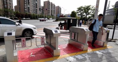 بالصور.. حاجز آلى للمواطنين بالصين للالتزام بقواعد المرور