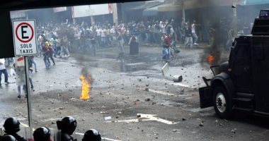 11 قتيلا فى كراكاس خلال التظاهرات المؤيدة والمعارضة للرئيس الفنزويلى