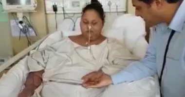 أول فيديو للمصرية إيمان بعد خسارة نصف وزنها وبدء تحريك أطرافها