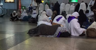 إدارة الأزمات بمطار القاهرة تنجح فى حل أزمة المعتمرين وعودة الحركة لطبيعتها