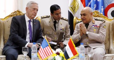 وزير الدفاع لنظيره الأمريكى: توحيد الجهود الدولية الرامية للقضاء على الإرهاب