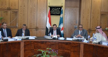 وزير البترول يترأس أعمال الجمعية العامة لشركة إمارات مصر