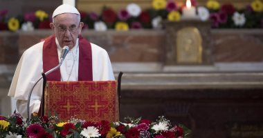 فايننشال تايمز: بابا الفاتيكان يسعى لطمأنة المسيحيين ومد يد صداقة للمسلمين
