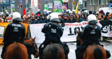 إصابة شرطيين وتوقيف 100 متظاهر فى احتجاجات ضد مؤتمر لحزب البديل لألمانيا