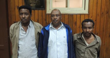 القبض على 3 سودانيين عقب سرقتهم أموال مشرف أمن بـ"موس" بالأزبكية