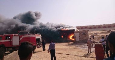 السيطرة على حريق بمخزن الشركة المصرية لإنتاج البلاستيك بالعاشر من رمضان
