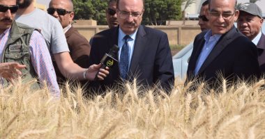 بالصور.. محافظ بنى سويف ووزيرا التموين والزراعة يتفقدون صوامع وشون القمح