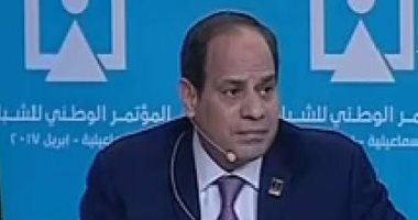 الرئيس السيسي مداعبًا المصريين: "بلاش نغالى فى عزومات شهر رمضان"