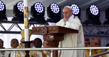 بالفيديو والصور.. البابا فرانسيس للمصريين فى القداس الإلهى: " السلام عليكم "